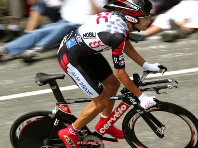 体育直播-健身器材设备全解析：常见类型与功能用途一览